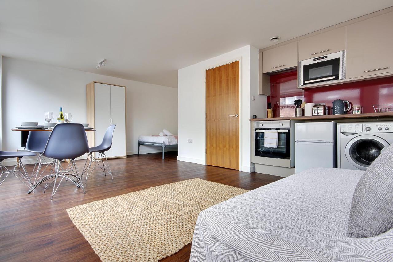 Hill House Holiday Apartments ボーンマス エクステリア 写真