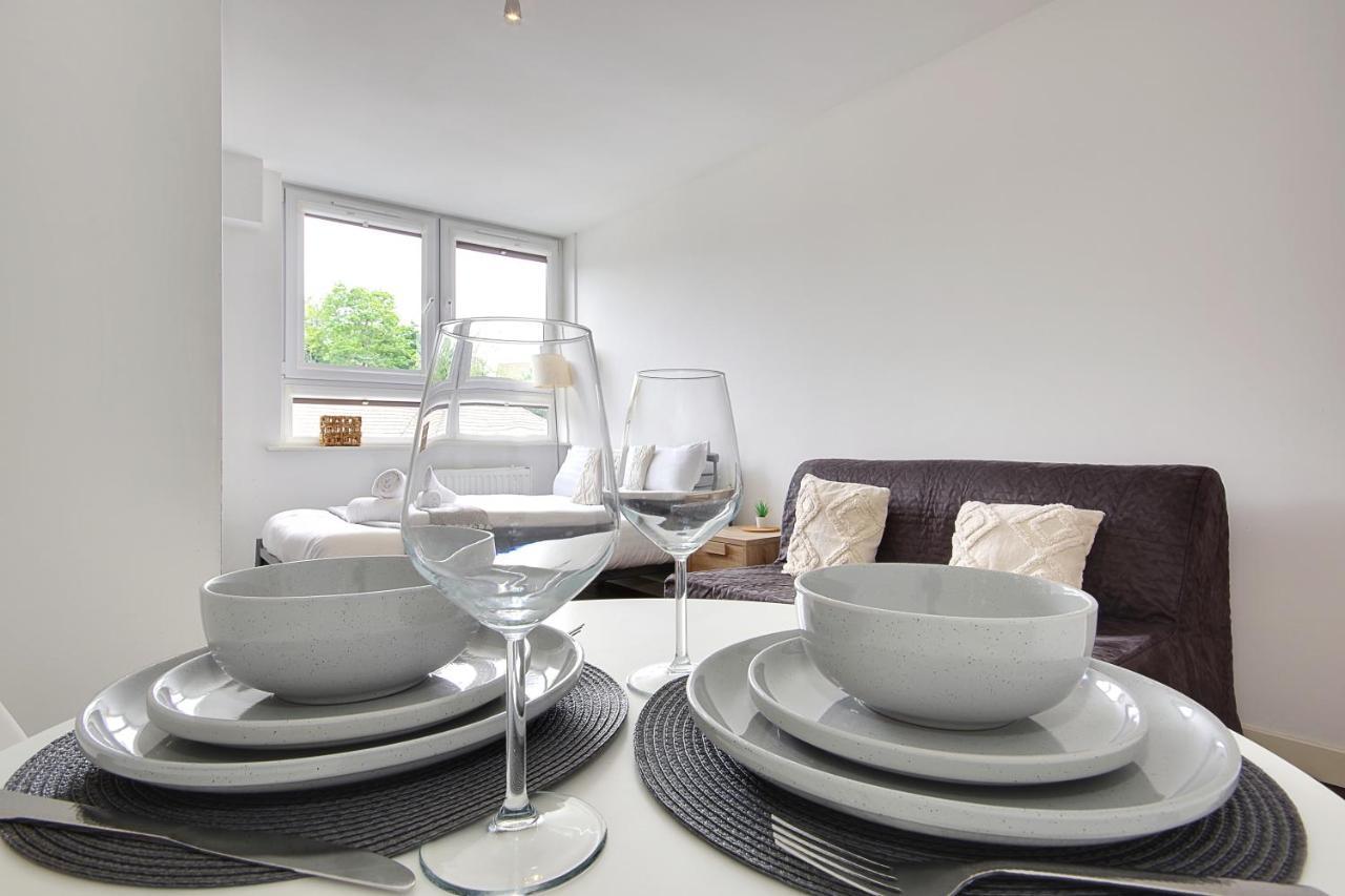 Hill House Holiday Apartments ボーンマス エクステリア 写真